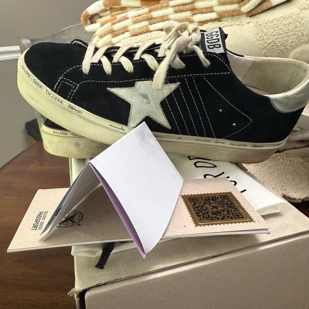Golden Goose Black Suede Sneakers with Leather Star - Picture 6 of 11